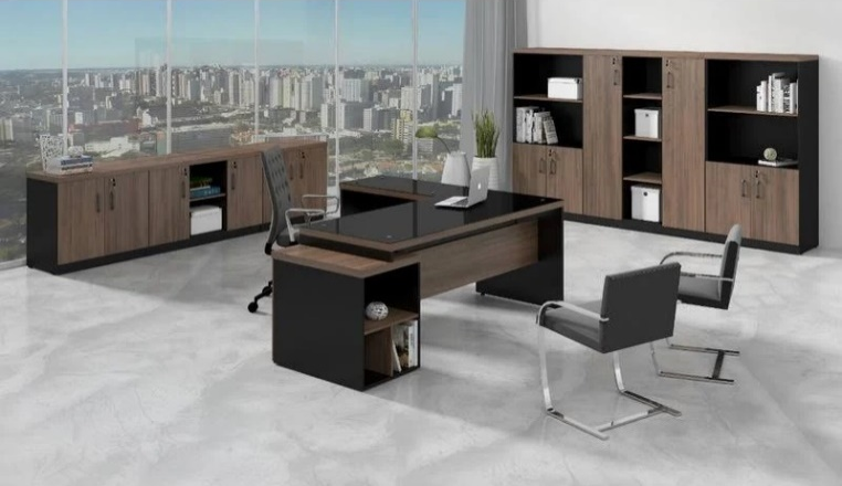 Mesa presidente em L com vidro